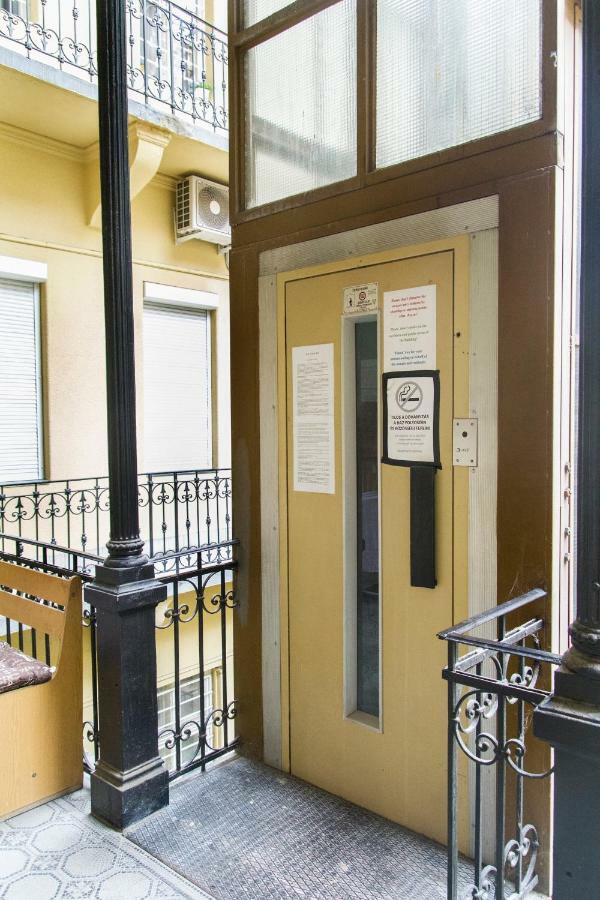 R&R Apartment Rakoczi Budapest Eksteriør billede